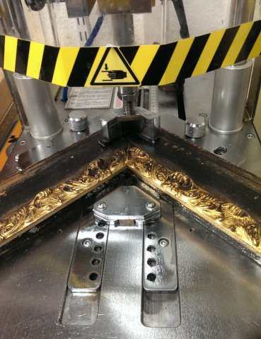 assemblaggio cornici - corniceria feeling at home