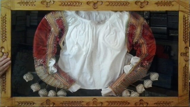 Incorniciatura costume sardo di ittiri feeling at home