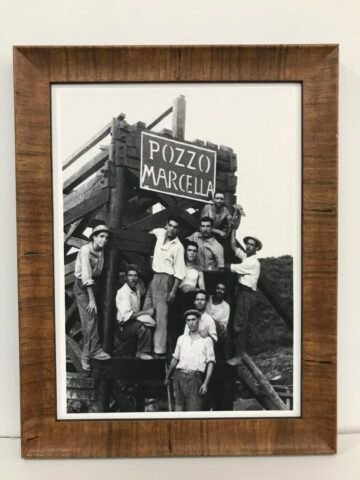 Corniceria Feeling at home - cornice Sagomata Legno marrone venatura a vista 3 cm